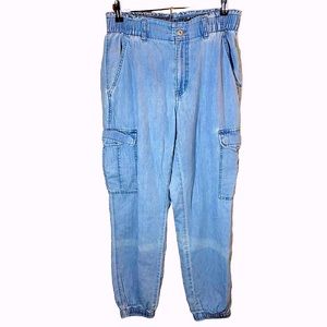 American Eagle Women's Jean Joggers. Cargo Style